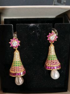 Elegant Dangle Earrings with Pearl
