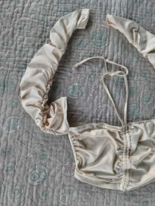 Halter-neck crop top
