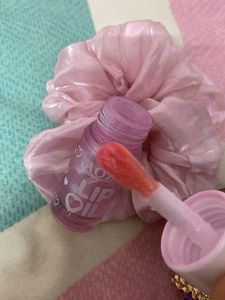COMBOSALE Cute Scrunchie &amp; LIPGLOSSKeychain Set