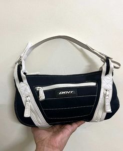 DKNY Quilted Y2k trending Baguette