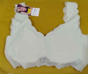 281 -- Stylish White Lace Trim Bra