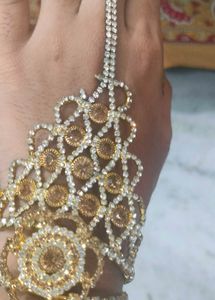 Sparkling Rhinestone 🆓 🚚Gold Tone Hand Jewelry