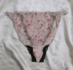 Cute Kiss Print Panty