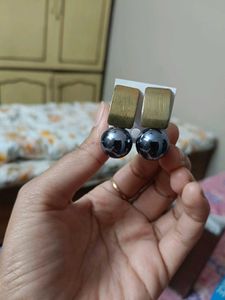 Set of 4 pairs statement earrings
