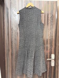 Chic Sleeveless Polka Dot Dress