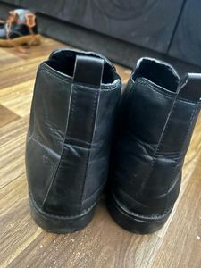 Stylish Black Leather Chelsea Boots