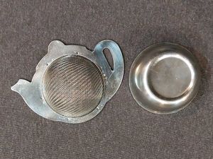 Stainless Steel Tea Strainer with bowl