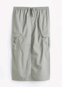 ✨H&M Divided Cotton Beige Cargo Midi Skirt ✨