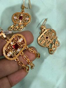 Elegant Gold Pendant &amp; Earring Set