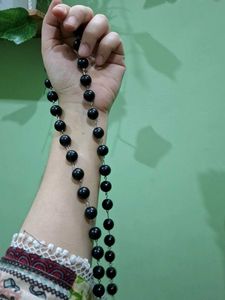 Elegant Black Beaded Necklace