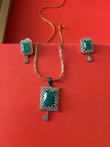 Emerald Jewelry Set