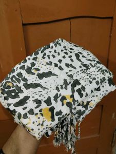 Stylish Leopard Print Scarf