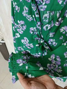 Chic Floral Tie-Neck Loose Top