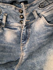 Distressed Acid Wash Skinny Jeans