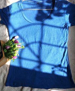 💙 Bold Blue Basic Tee – Everyday Comfort 💙
