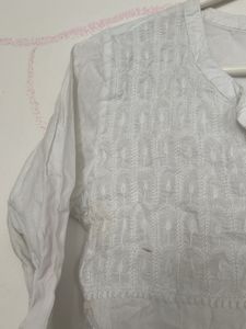 Elegant White Chikankari Kurta