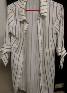 Long Shirt Or Outer White With Black Strip
