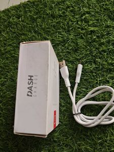 OnePlus Dash Charge Adapter USB port