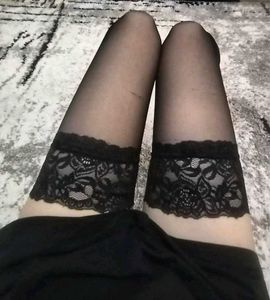 Elegant Lace Knee Stockings