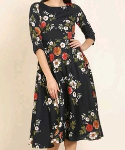Black A line top with pockets...😍