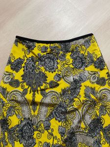 fitted skirt