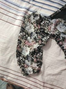 Floral Print Puff Sleeve Top