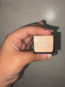 Huda Beauty Concealer