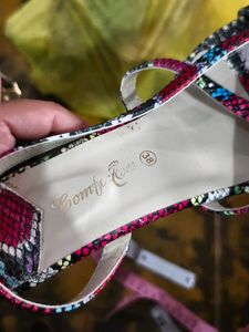 I. MULTI CUTE HEELS
