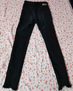 Black Distressed Jeans