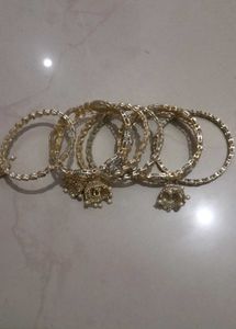 Exquisite Kundan Bangles