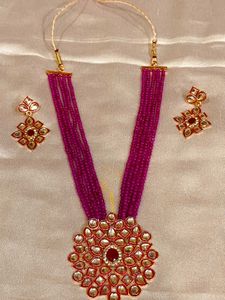 Stunning Kundan Necklace and Earring Set