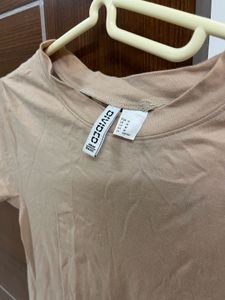 H&amp;M Cropped T-Shirt