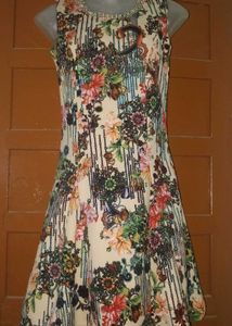 Vibrant Floral Print Sleeveless dress 👗