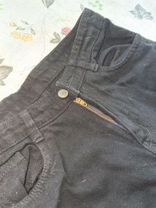Classic Black Wide-Leg Jeans
