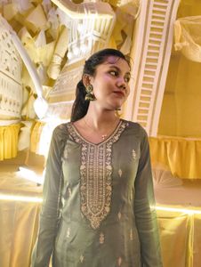 Elegant Embroidered Kurta for Women