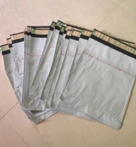 100 Medium Size Shipping Bags