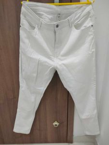 White Cropped Jeans