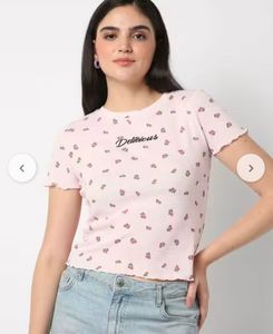 pink t shirt