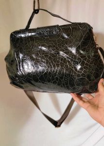 Geniune Croc Leather Vintage Handbag With Sling