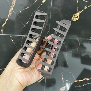 Oversized Hair claw clip