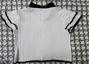 Chic White Ribbed Knit Top