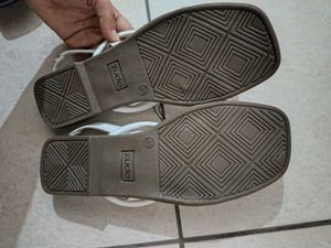 Sale 🔴 Completely new Stylish White Flat Sandals
