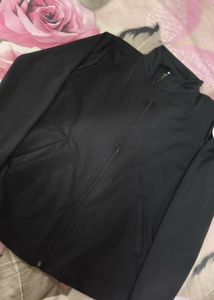 Comfortable Black Zip-Up Jacket