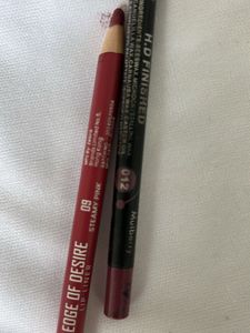 2 Lip Pencils Mars &amp; Mary jok