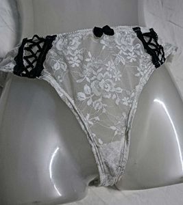 Lace Briefs💛 with 32 Black Accents