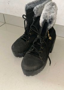 Stylish Black Fur-Lined Boots