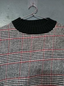Plaid Mock Neck sweatshirt