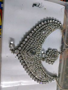Sparkling Jewellery Set only necklace &mang ti