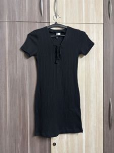 16 H&amp;M Ribbed Lace-Up Dress