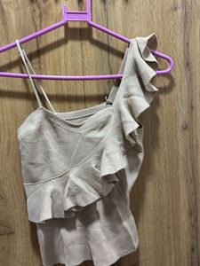 Chic One-Shoulder Ruffle Top